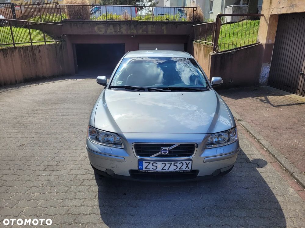 Volvo S60 2.4D Momentum - 1