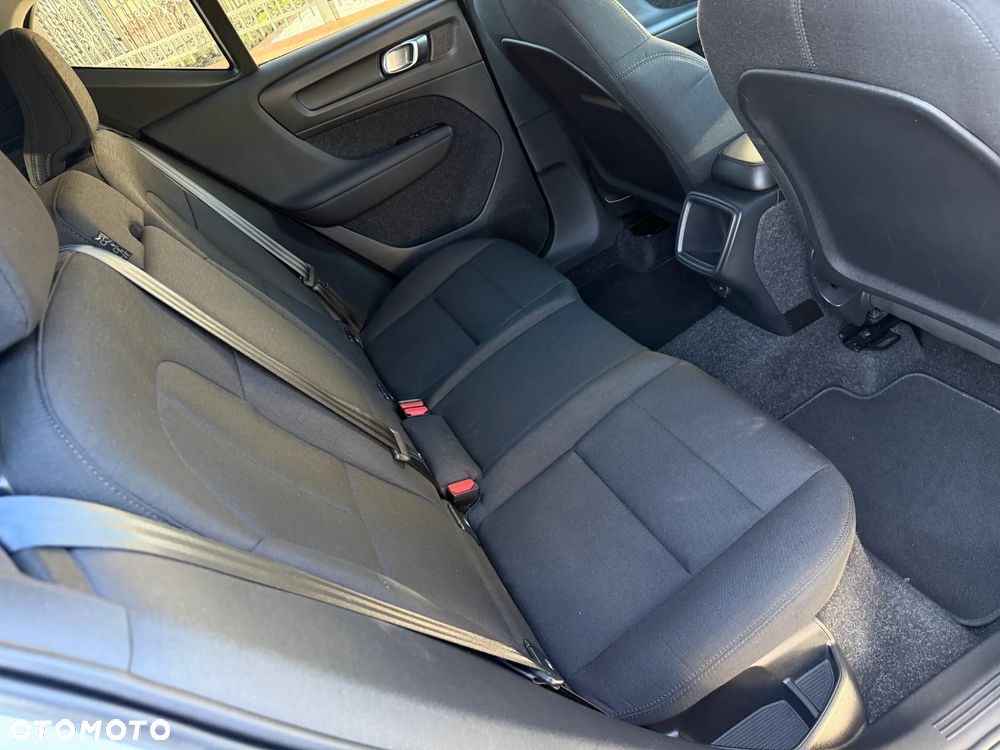 Volvo XC 40 T3 Momentum - 33