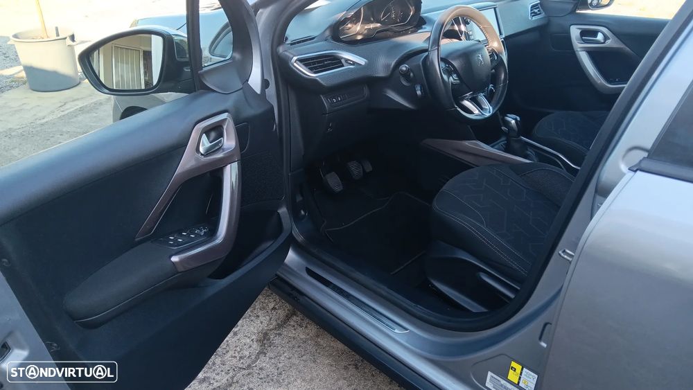 Peugeot 2008 1.2 PureTech Style - 9