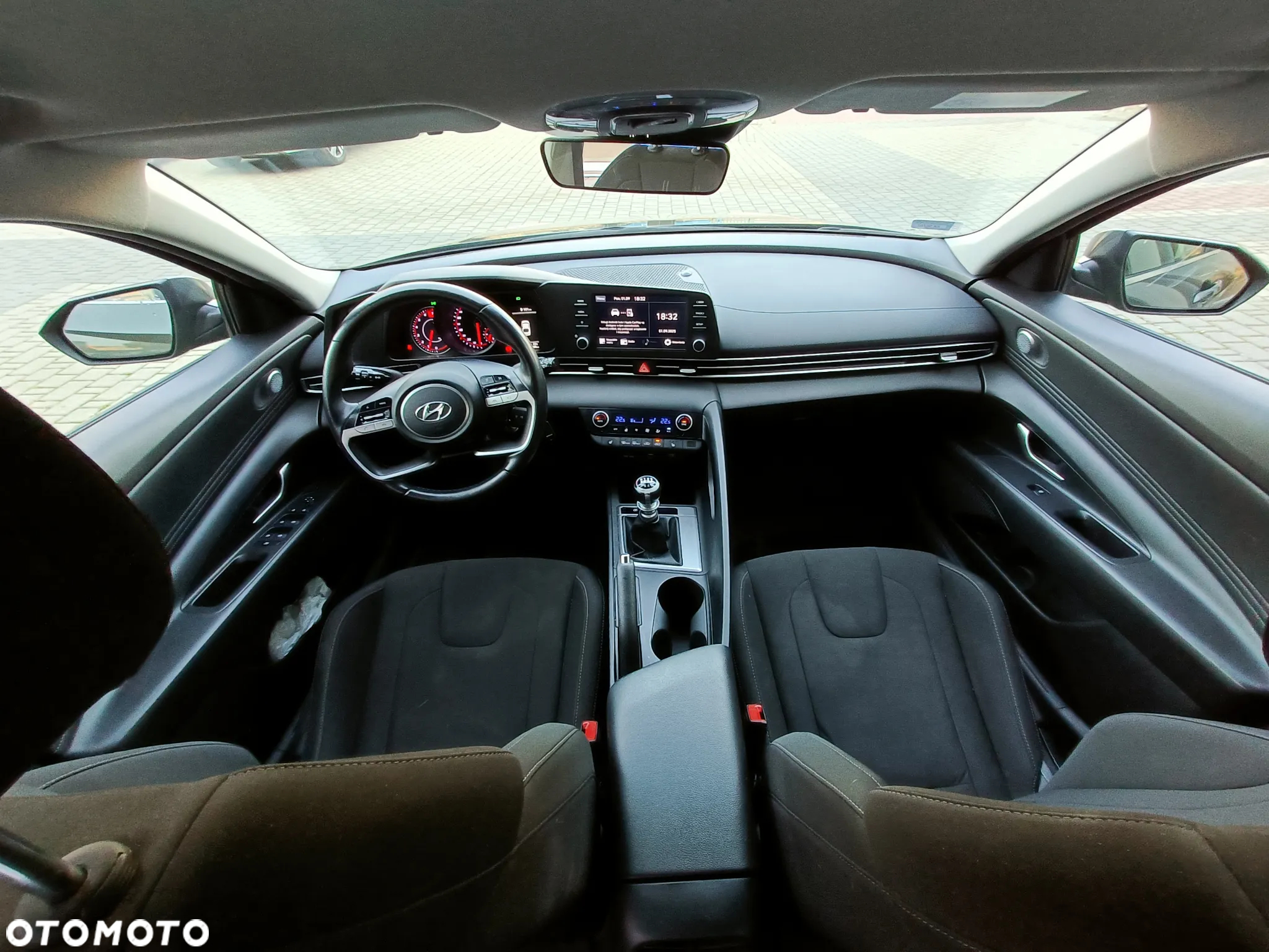 Hyundai Elantra 1.6 Smart - 12