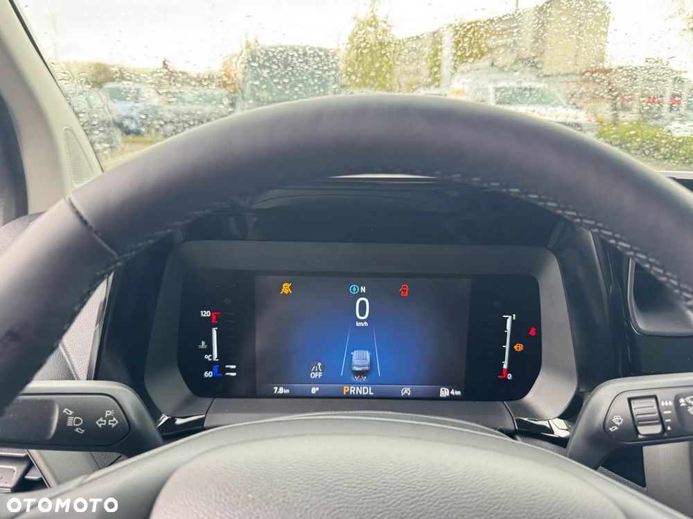 Ford Transit Courier - 18