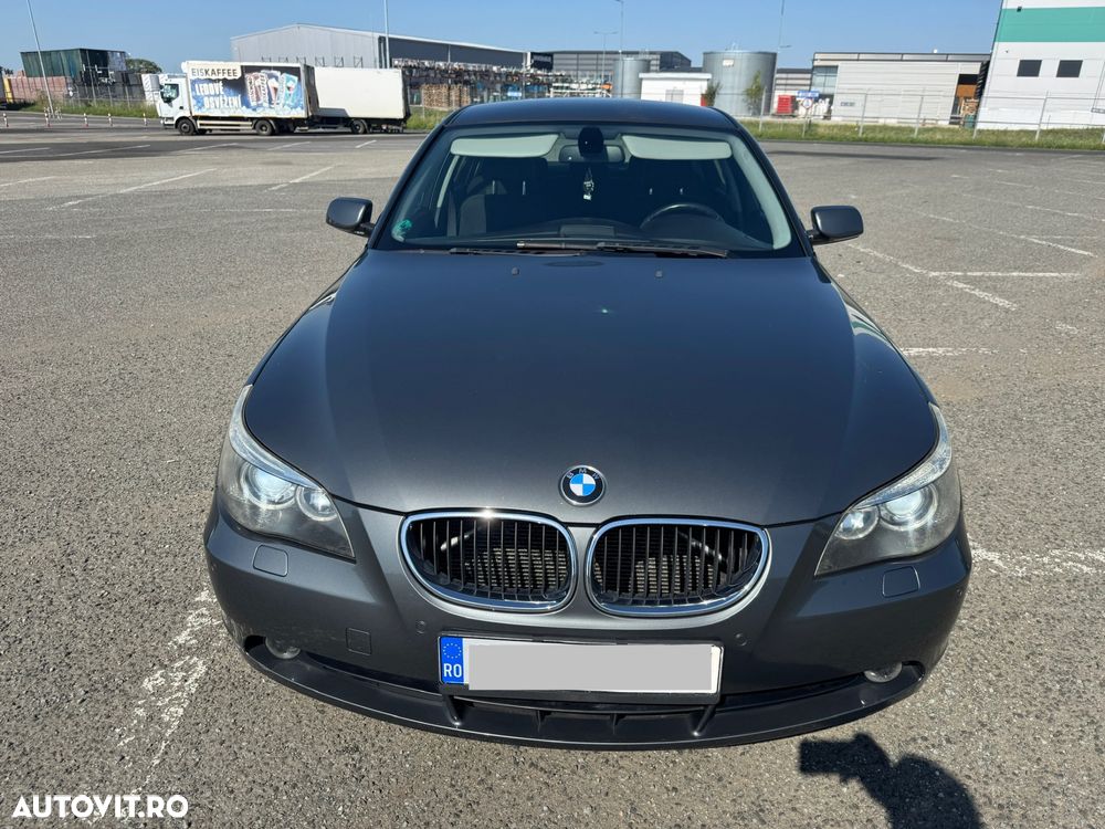 BMW Seria 5 520d Touring - 10