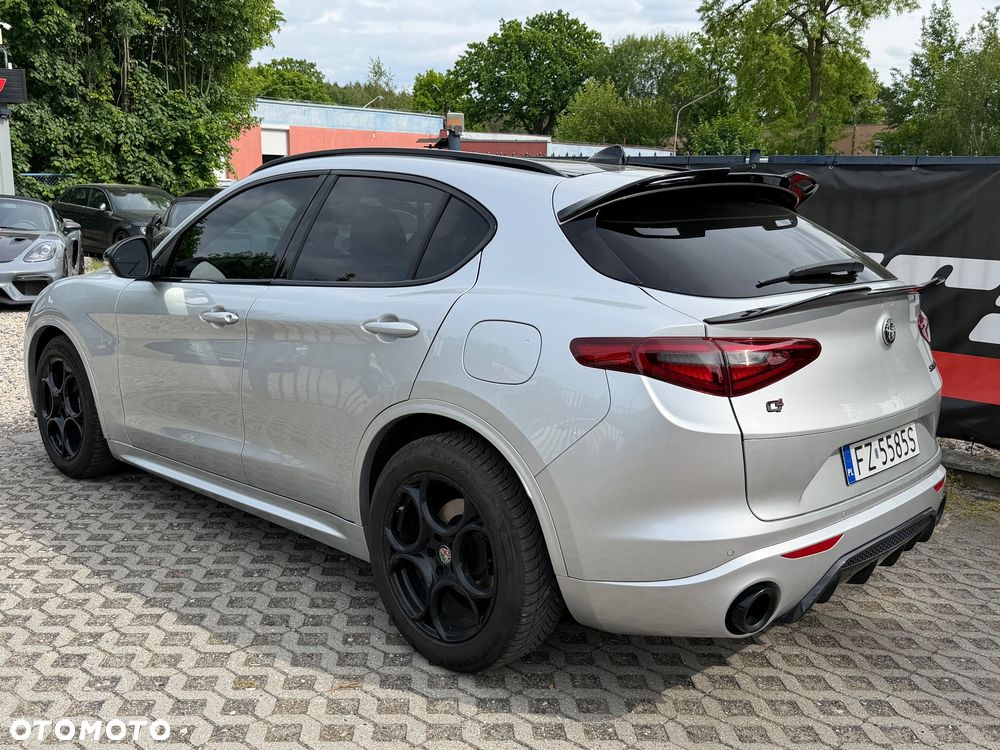 Alfa Romeo Stelvio 2.0 Turbo 16V AT8-Q4 Veloce - 8