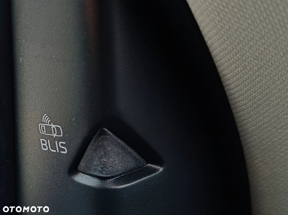 Volvo V40 D2 Geartronic RDesign - 34