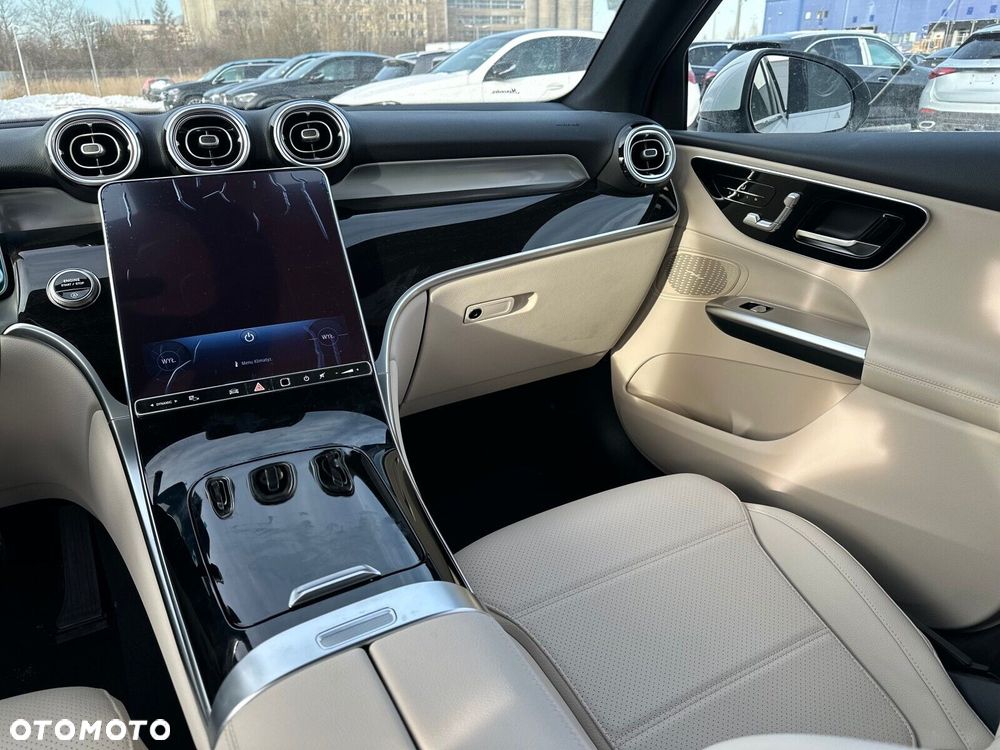 Mercedes-Benz GLC - 16