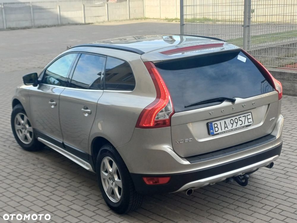 Volvo XC 60 2.4D AWD Momentum - 12