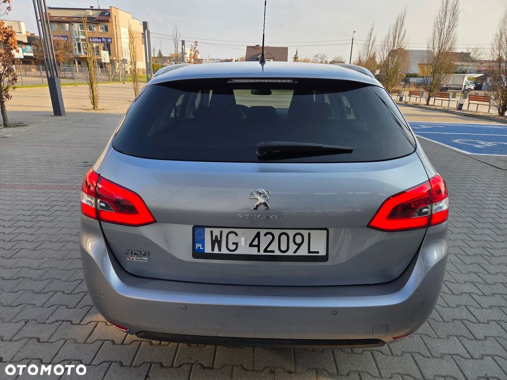 Peugeot 308 PureTech 130 GPF EAT8 Stop & Start Allure Business-Paket - 8