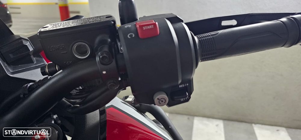 Honda Africa Twin CRF 1100 - 8