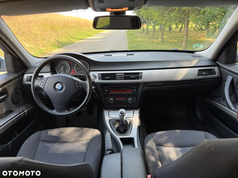 BMW Seria 3 320i - 19