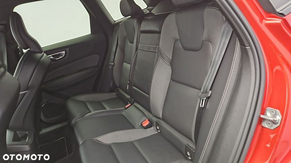 Volvo XC 60 B4 B R-Design - 22
