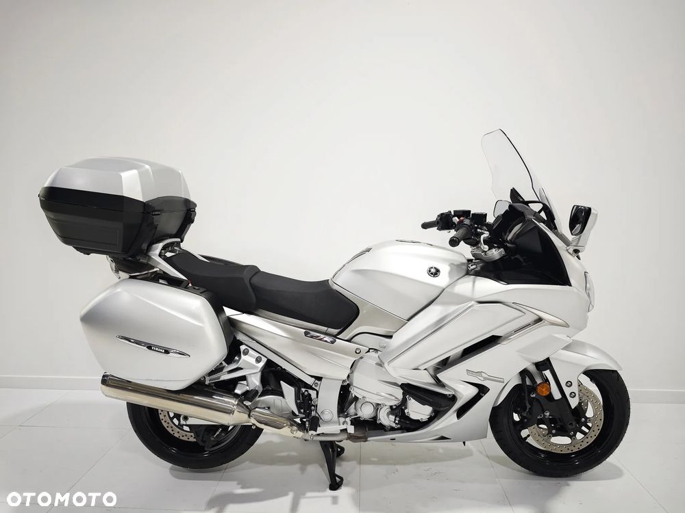 Yamaha FJR - 2