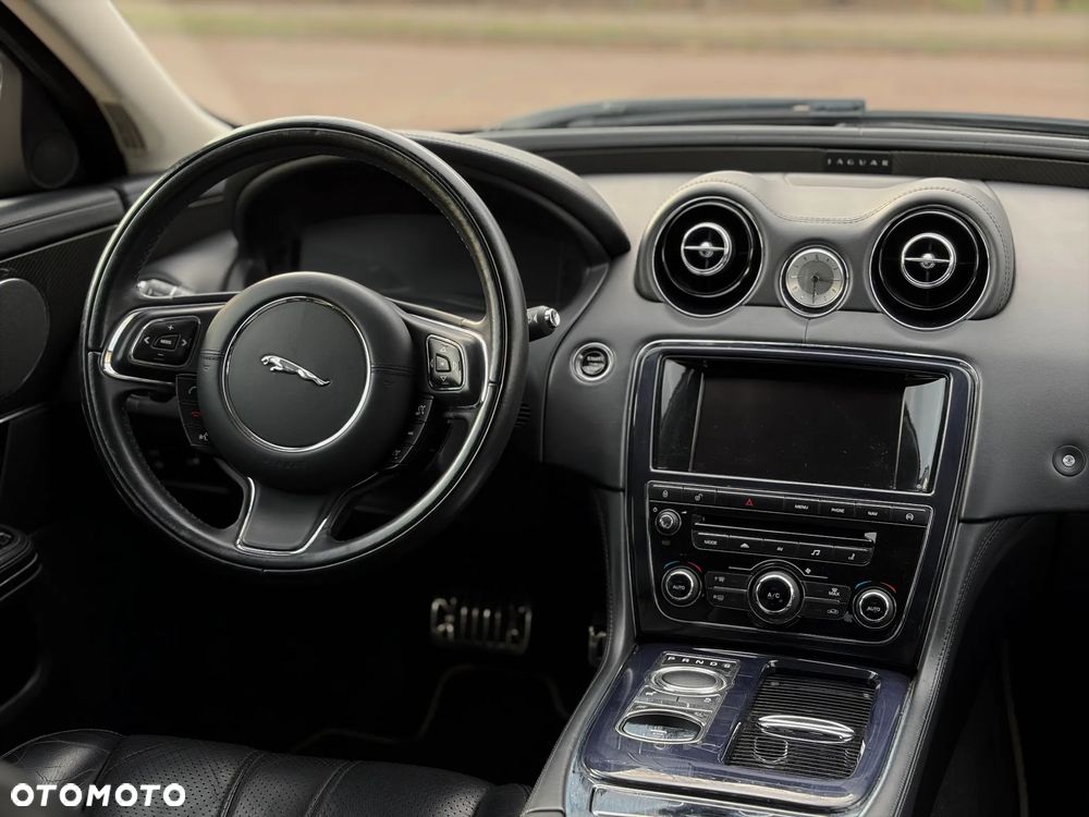 Jaguar XJ 3.0 D V6 Premium Luxury - 9