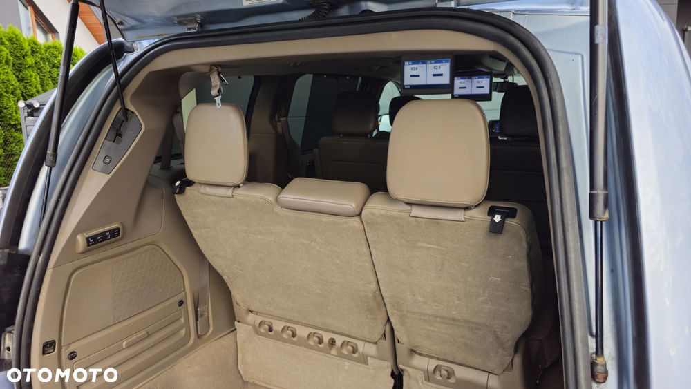 Chrysler Town & Country 3.6 Limited - 18