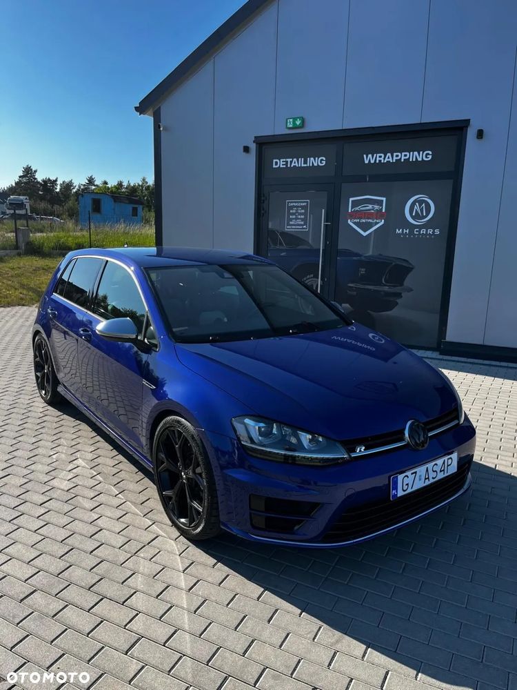 Volkswagen Golf - 1