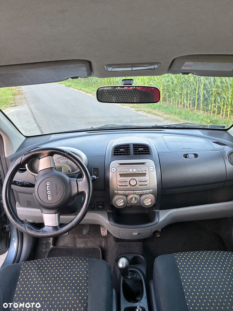 Daihatsu Sirion 1.3 - 10