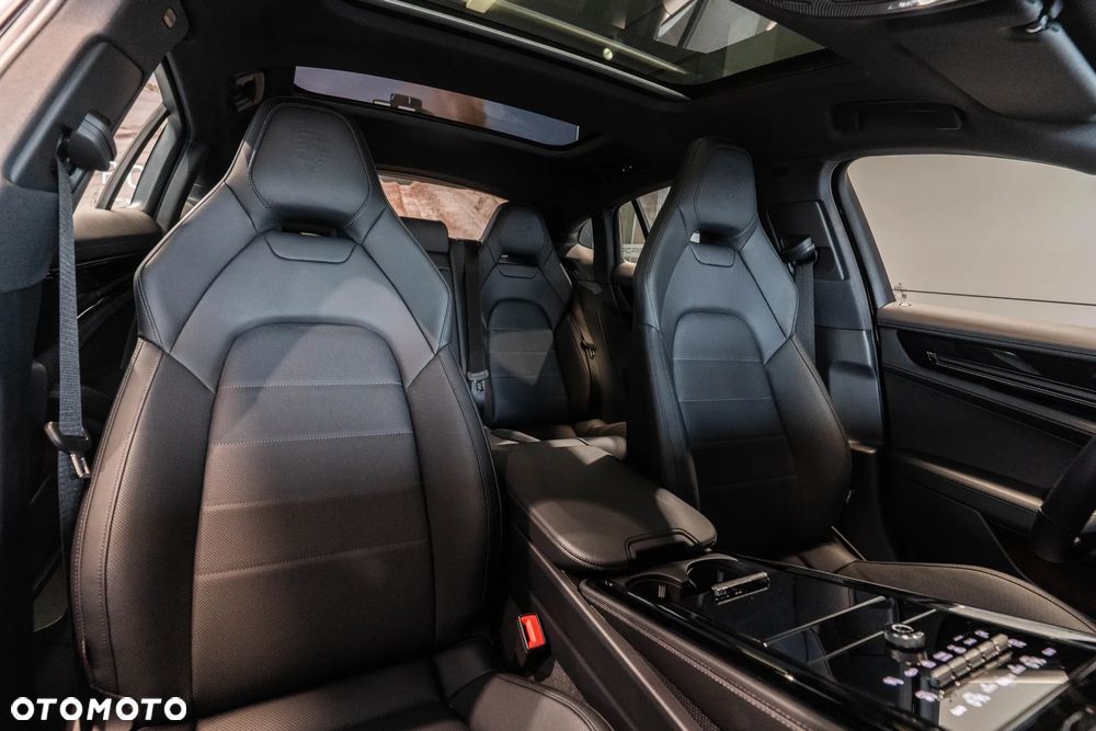 Porsche Panamera 4 E-Hybrid PHEV - 17
