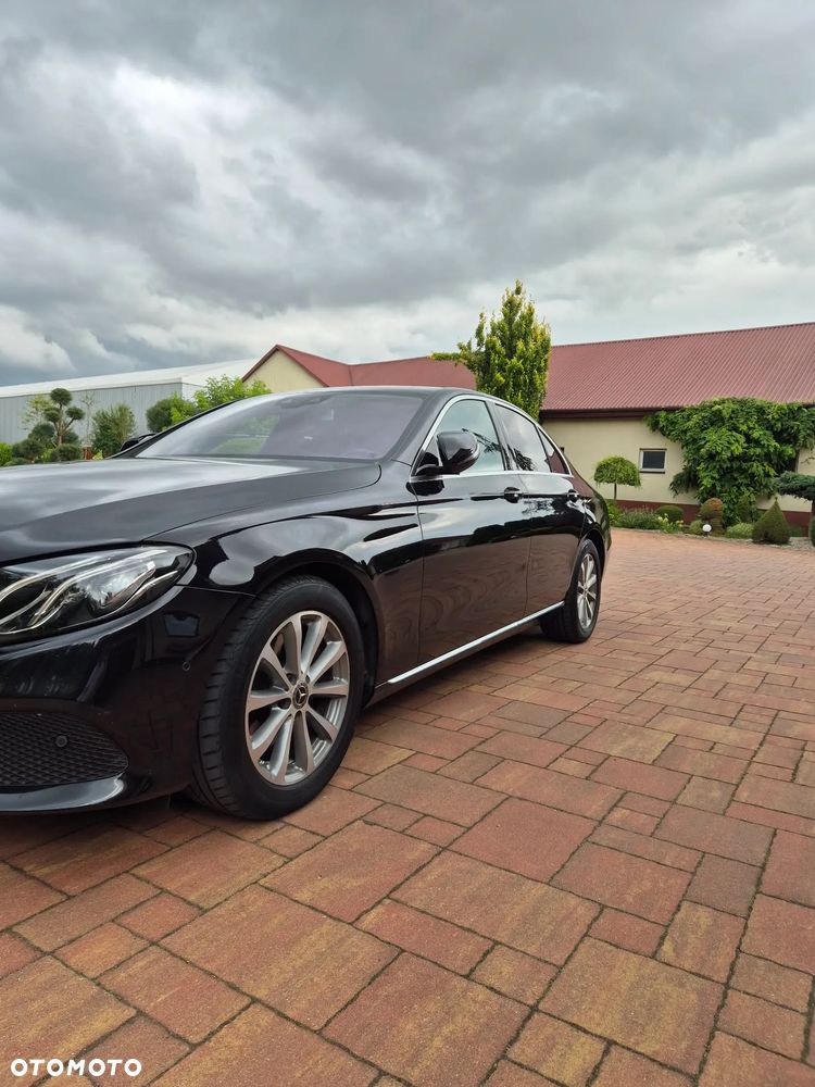 Mercedes-Benz Klasa E 220 d 4-Matic 9G-TRONIC - 4
