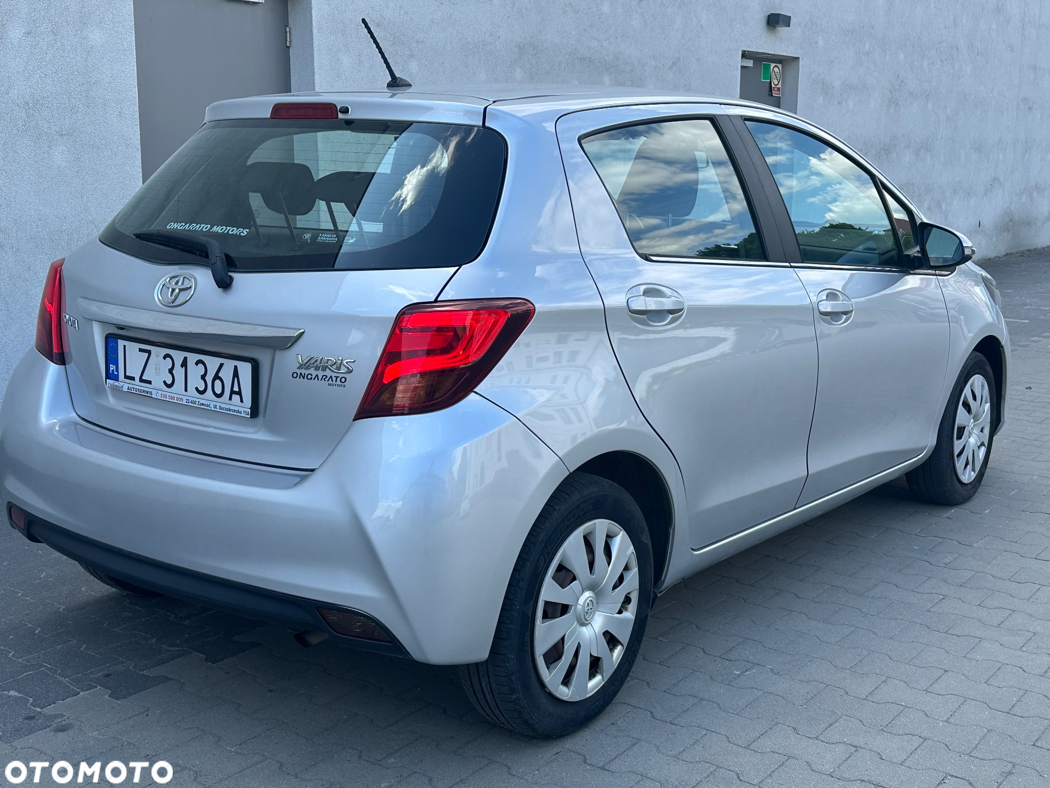 Toyota Yaris 1.0 Premium - 4