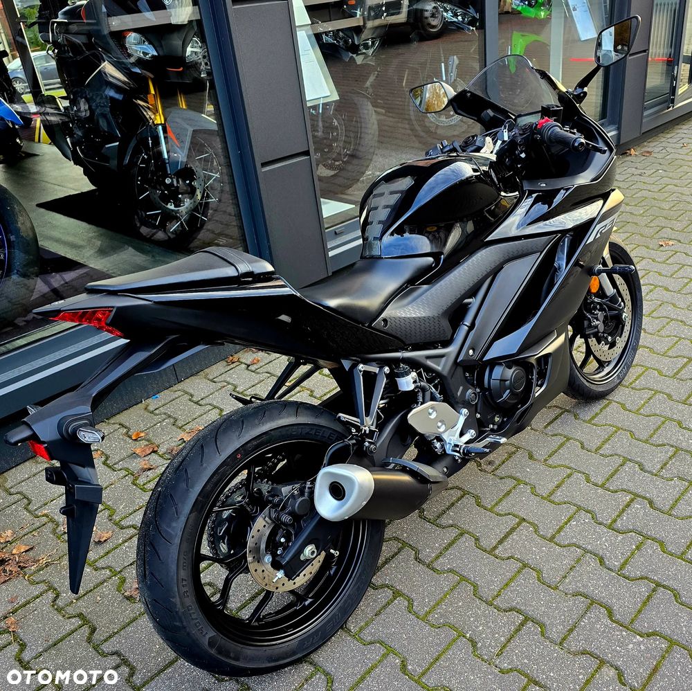 Yamaha R3 - 11