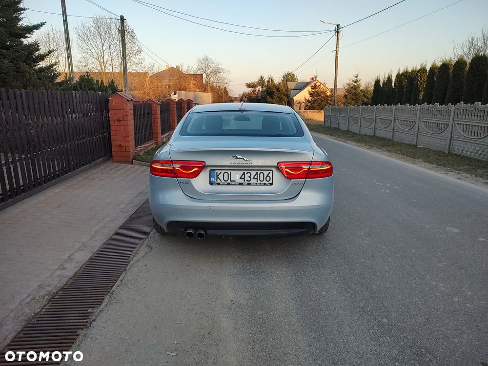 Jaguar XE - 5