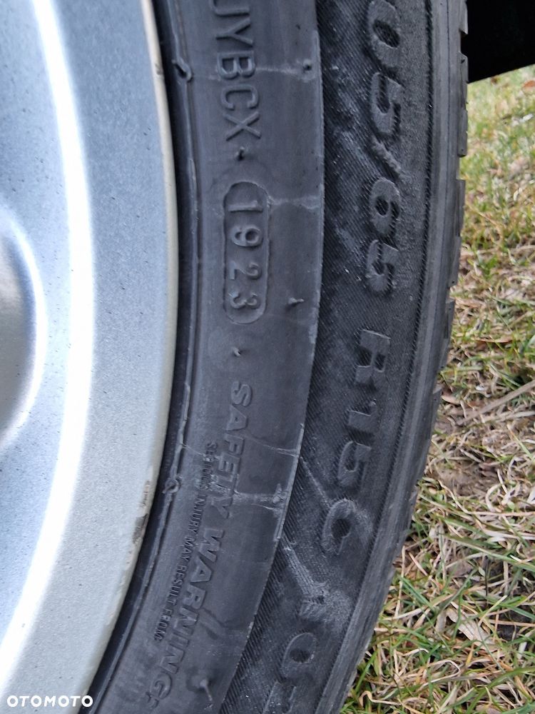 Volkswagen Caravelle - 15