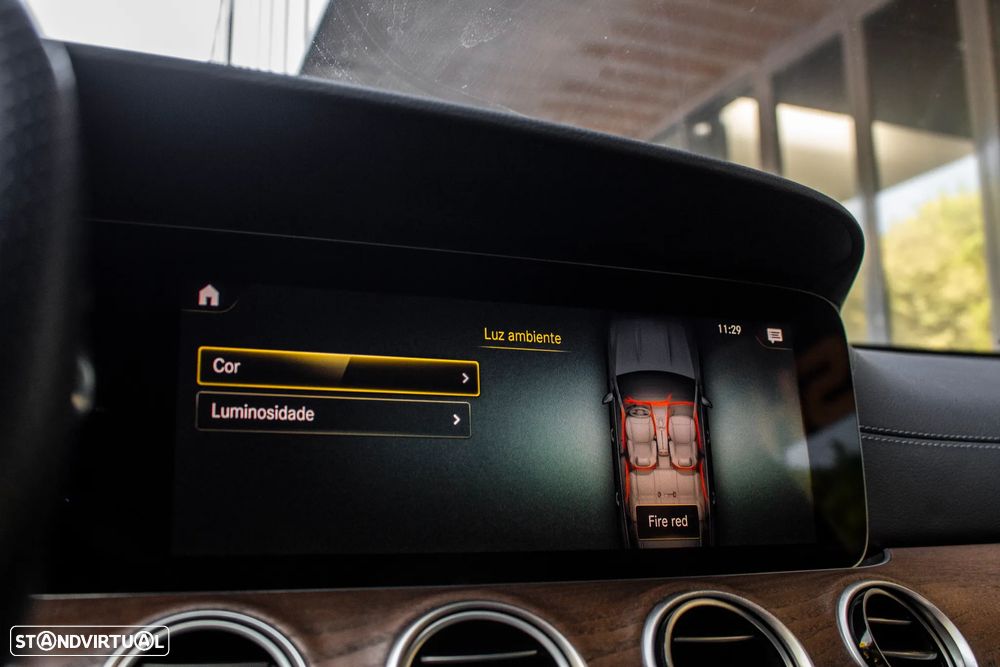 Mercedes-Benz E 300 de 4Matic T 9G-TRONIC Night Edition - 48