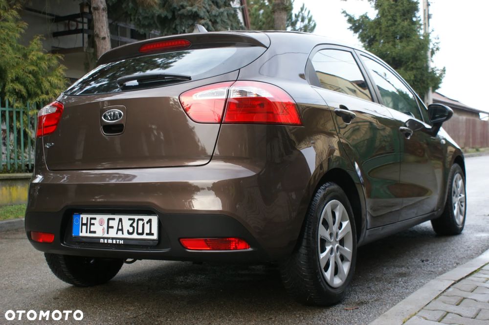 Kia Rio - 15