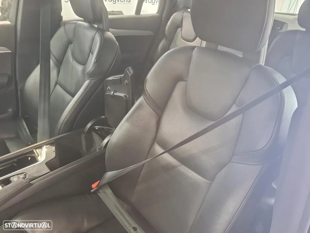 Volvo XC 90 2.0 T8 PHEV Momentum Plus AWD - 11
