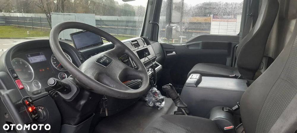 MAN TGL 12,240 POMOC DROGOWA LAWETA HOLOWNIK AUTOLAWETA - 2