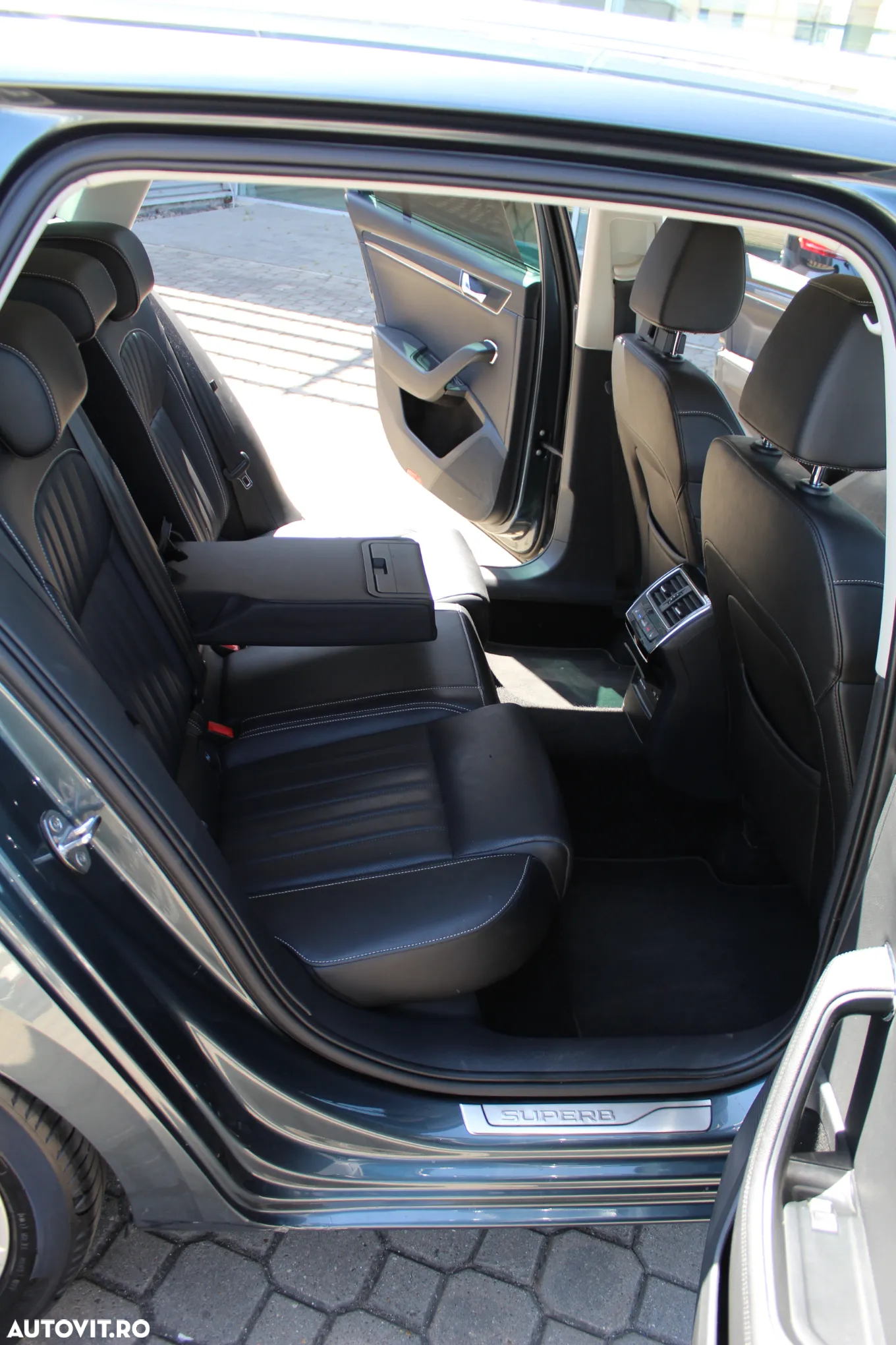 Skoda Superb Combi 2.0 TDI DSG Style - 31