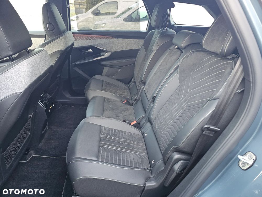 Peugeot 5008 ver-1-2-puretech-mhev-gt-s-s-e--dcs6 - 7