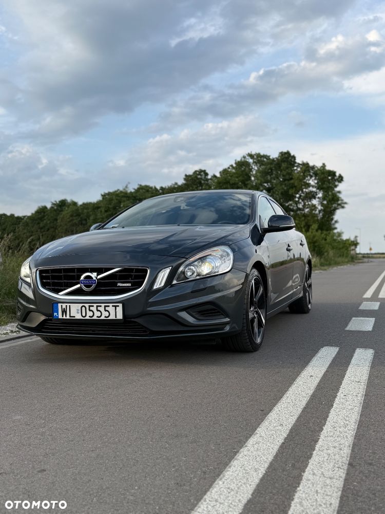 Volvo S60 T6 AWD R-Design Momentum - 2