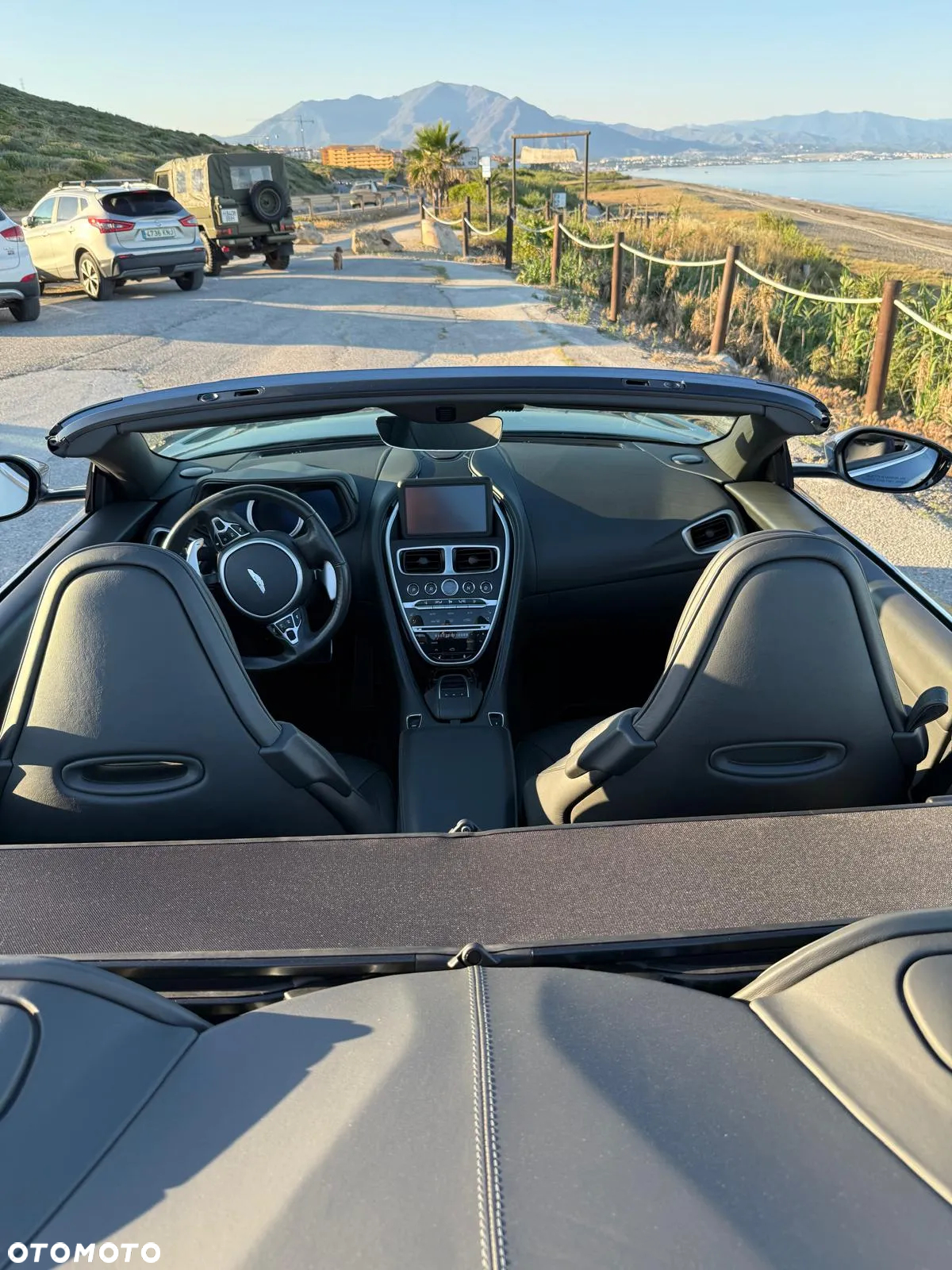Aston Martin DB11 V8 Volante - 12