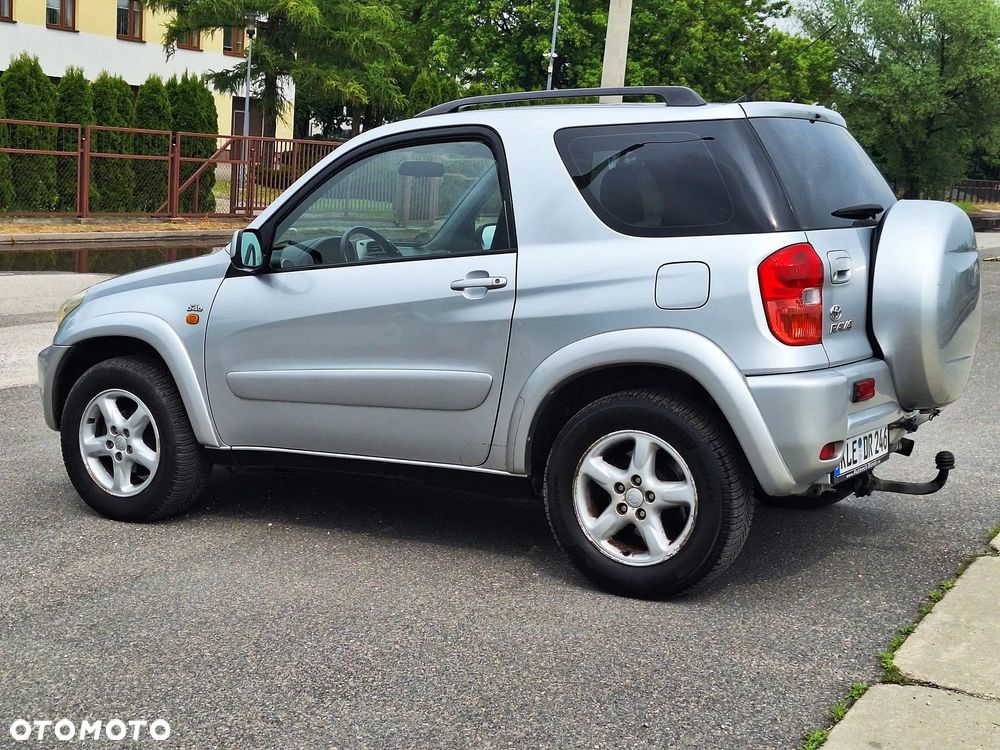 Toyota RAV4 D-4D 4x4 - 16