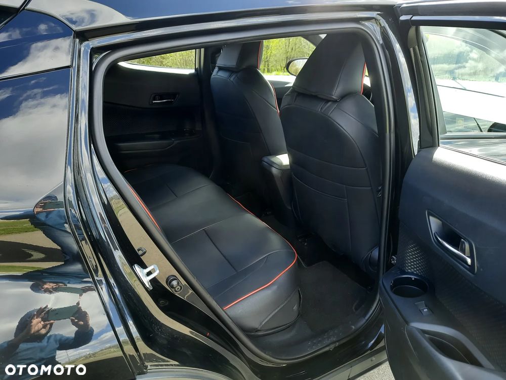 Toyota C-HR - 14