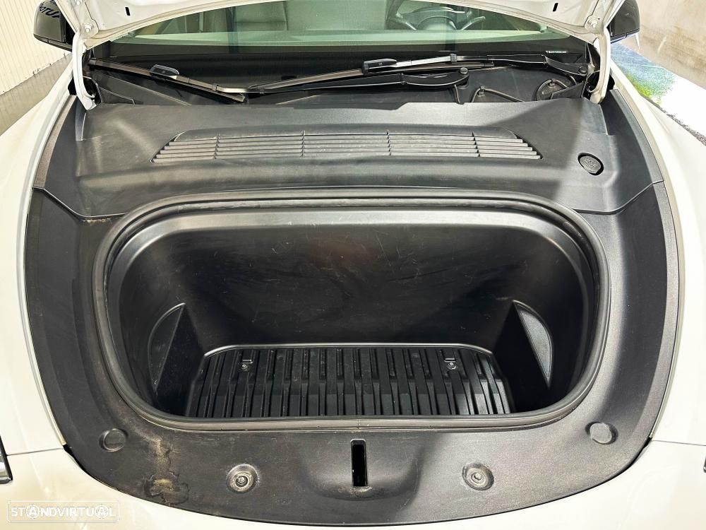 Tesla Model Y Long Range Dual Motor AWD - 57