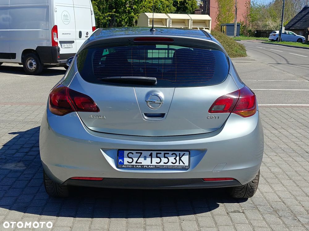 Opel Astra 1.7 CDTI Cosmo - 9