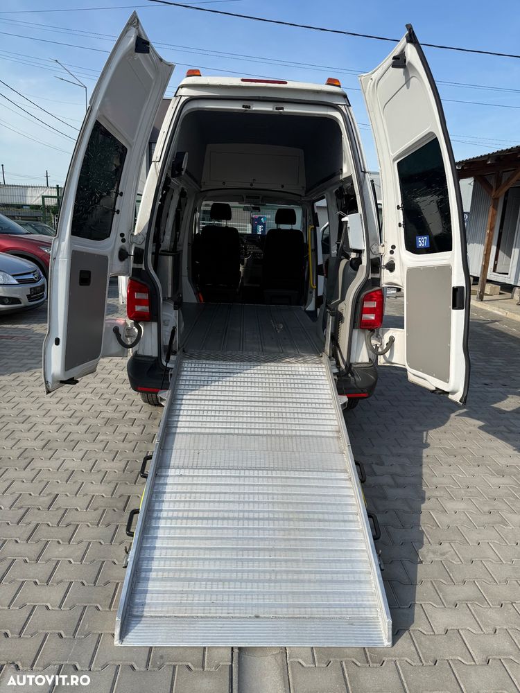 Volkswagen Multivan - 14