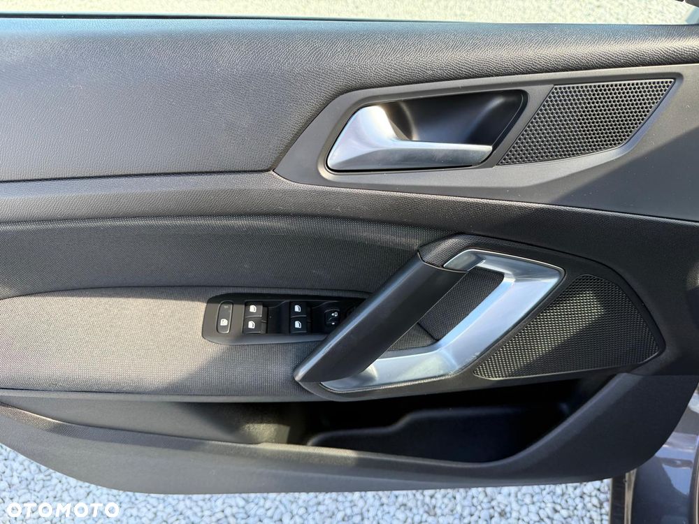 Peugeot 308 1.5 BlueHDi Allure S&S - 18
