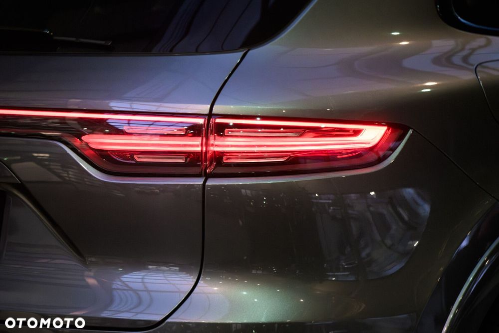 Porsche Cayenne - 24