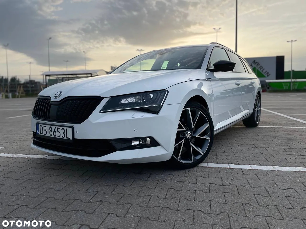 Skoda Superb Combi 2.0 TDI DSG Sportline - 3