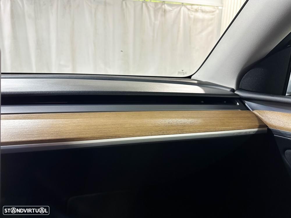 Tesla Model Y Performance Dual Motor AWD - 33