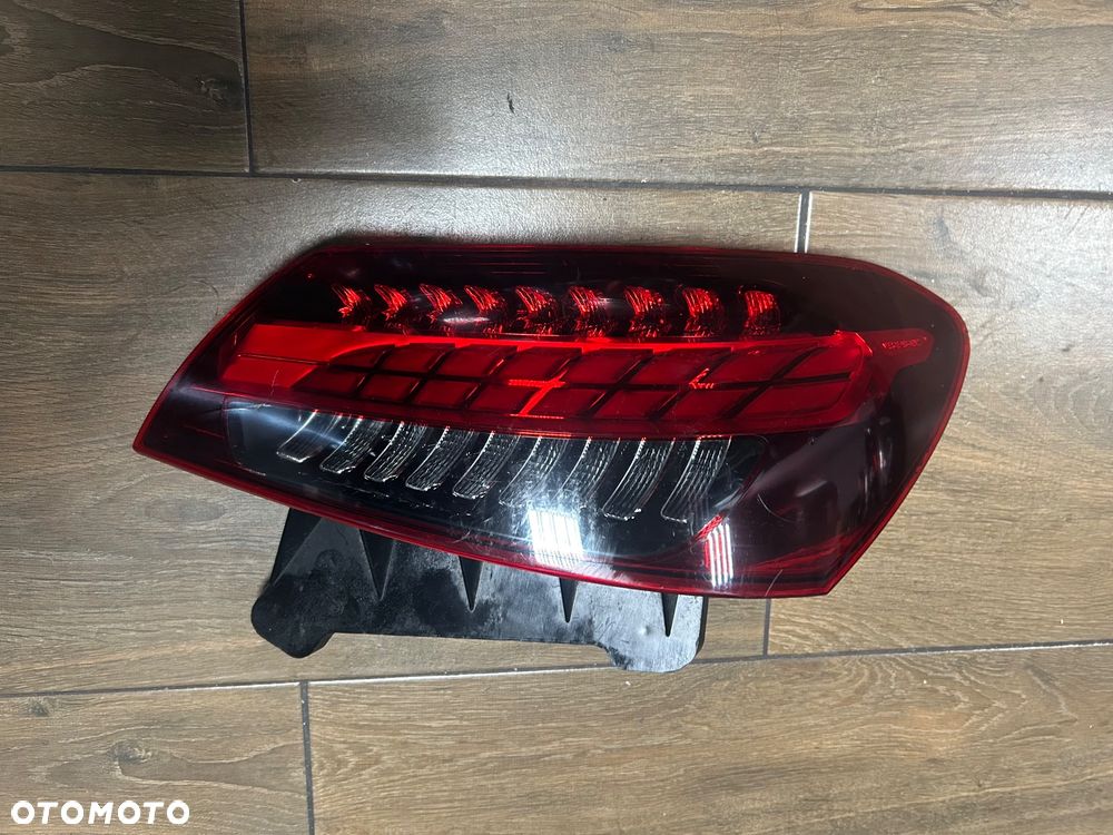 MERCEDES E KLASA 213 LIFT LAMPA TYLNA A2139065209 IGLA ORG - 1