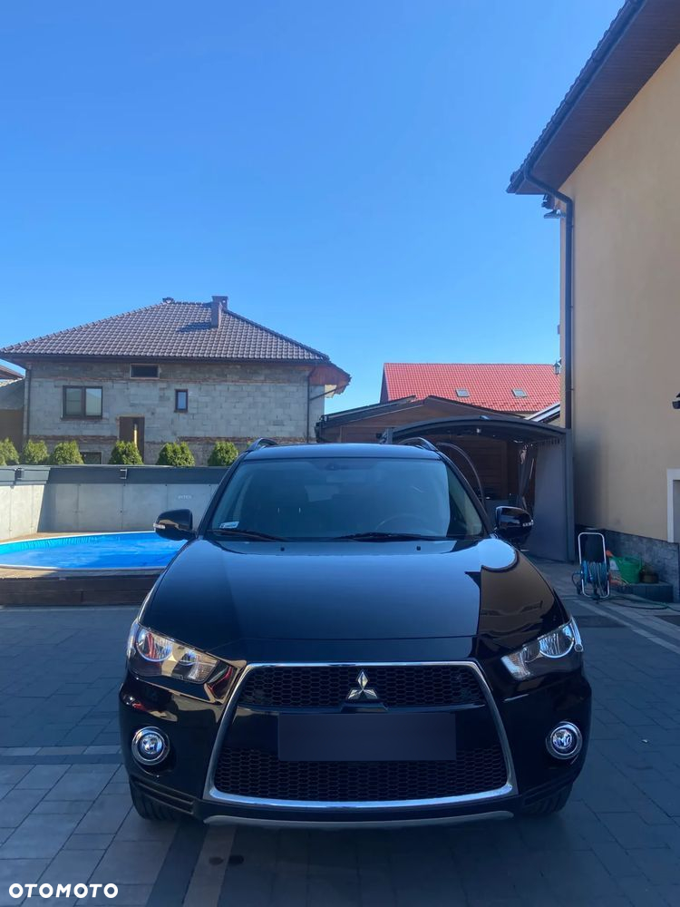 Mitsubishi Outlander 2.0 Intense + NAVI 2WD EU5 - 2