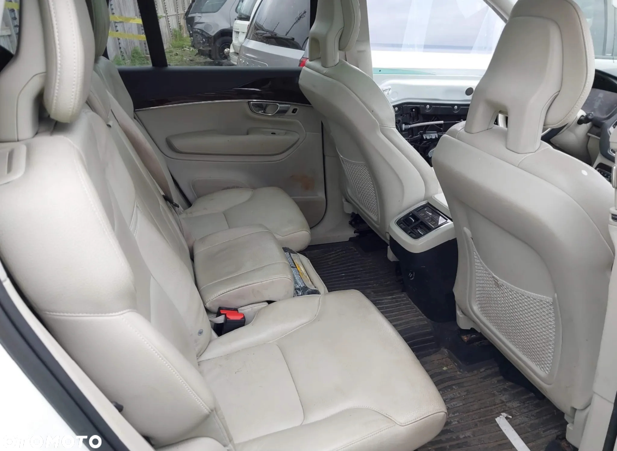 Volvo XC 90 T5 AWD Momentum - 9