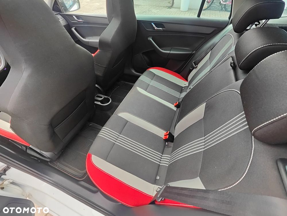 Skoda RAPID Spaceback 1.4 TSI DSG Monte Carlo - 17