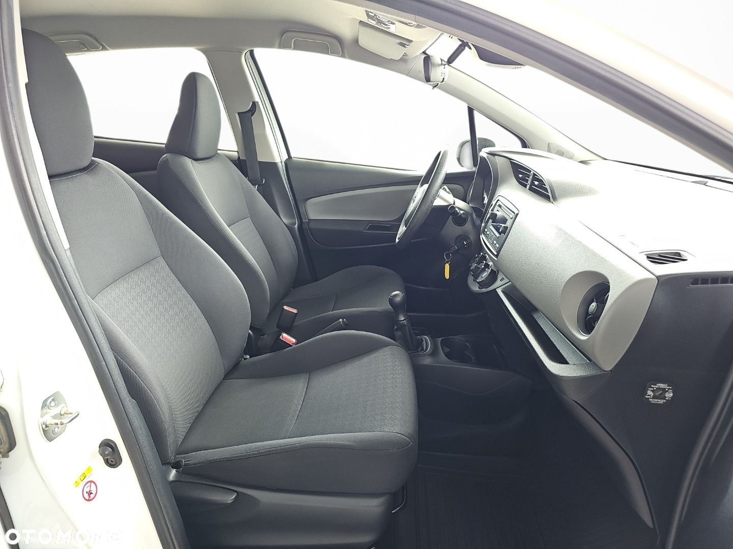 Toyota Yaris 1.0 Active EU6 - 13
