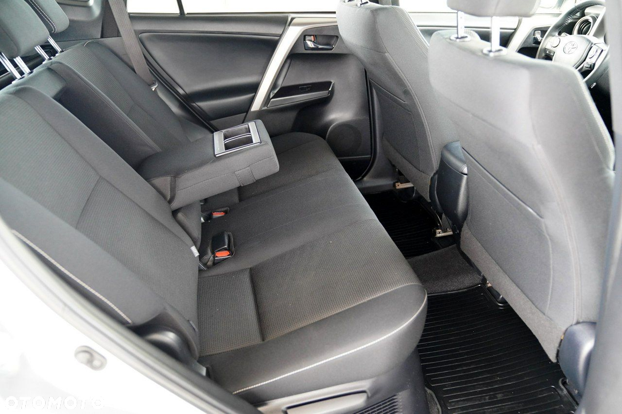 Toyota RAV4 - 24
