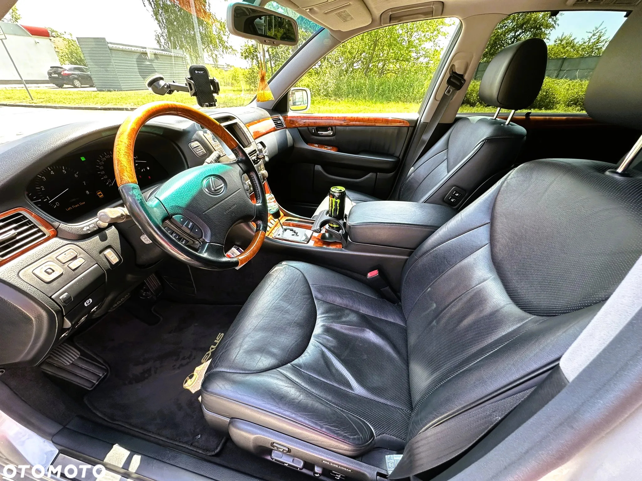 Lexus LS - 15