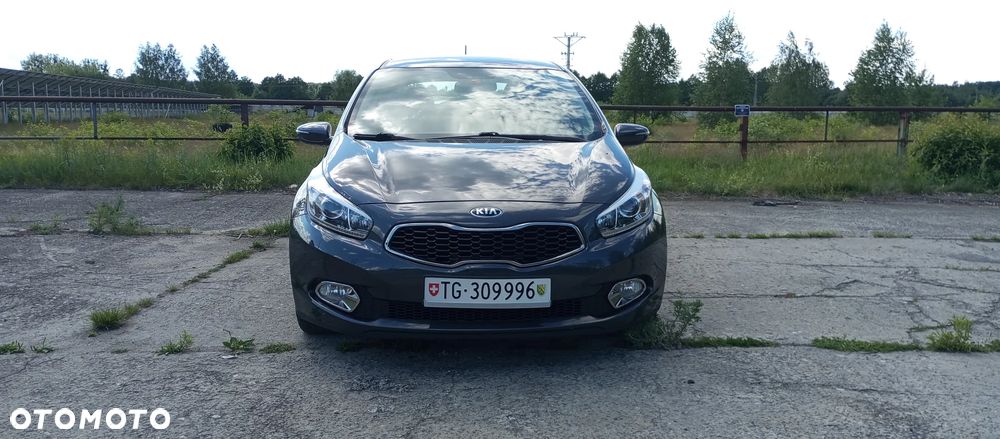 Kia Ceed 1.6 GDI Dream-Team Edition - 4